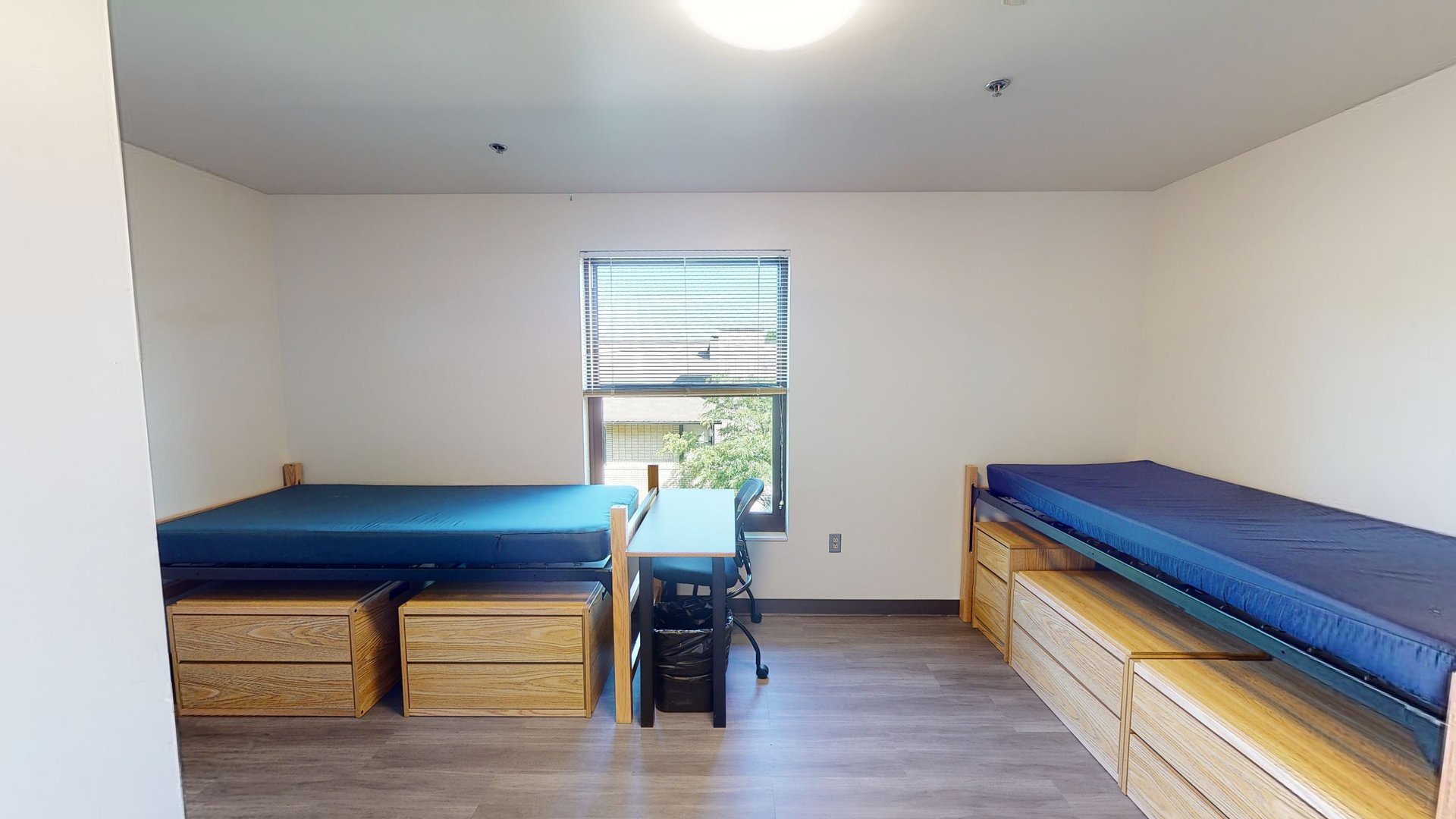 Henderson House Semi-Suite (Room X09)