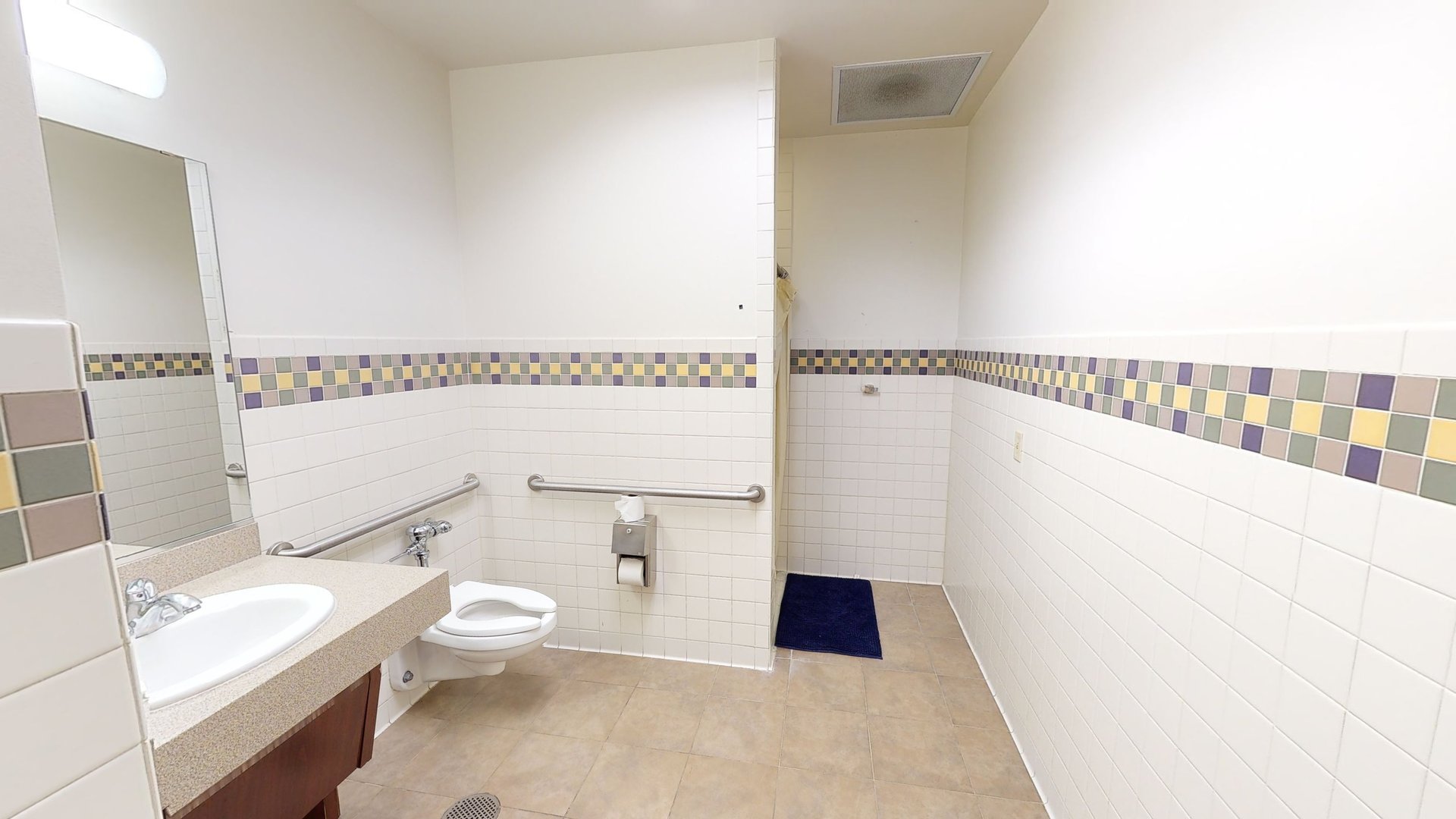 Moncrief Hall – Community Bathroom